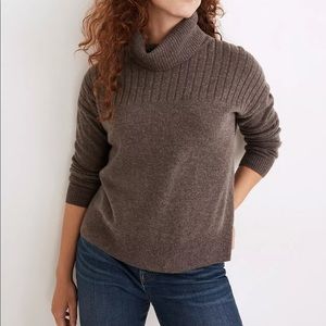 Madewell Hickory Turtleneck Sweater brown size xxs Never worn tags attached